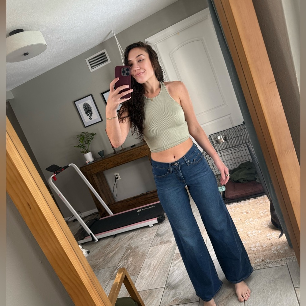 Levi’s Shaping Wide Leg Jeans 26